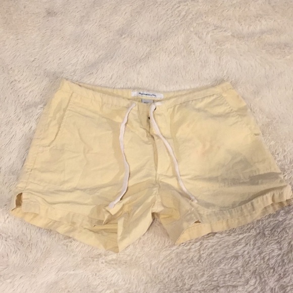 Women's Yellow Abercrombie & Fitch Boat Shorts - Picture 1 of 4